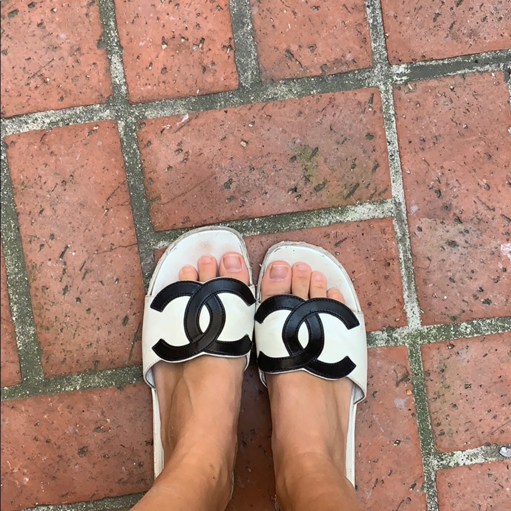 Chanel logo slides authentic